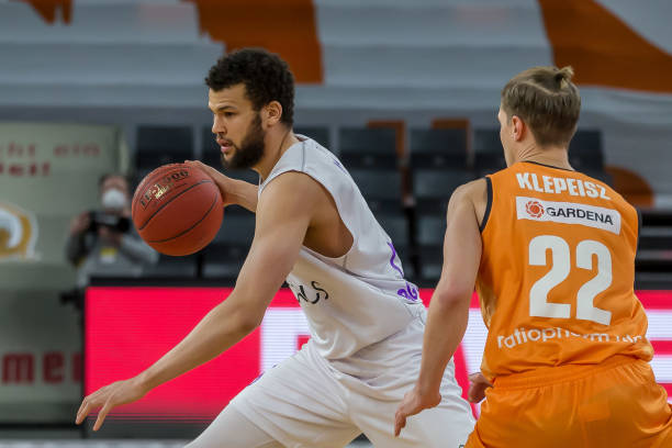 金支持和训 金支持和训