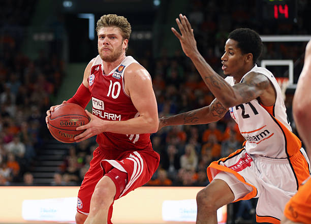 他在赛场上 他在赛场上