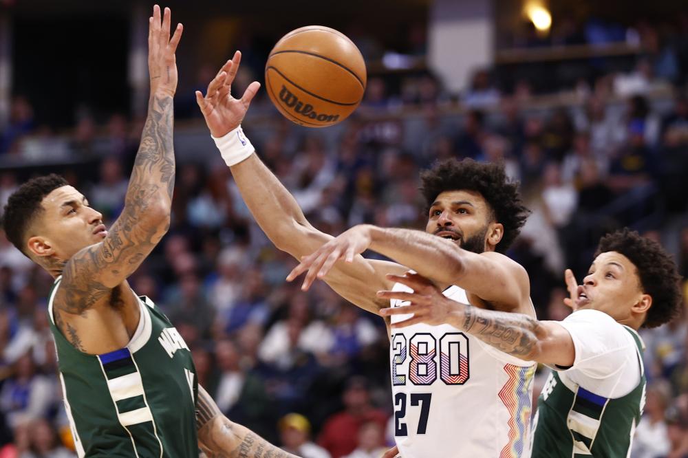 法国前锋坐 法国前锋坐