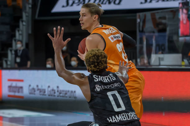 加强场馆安 加强场馆安