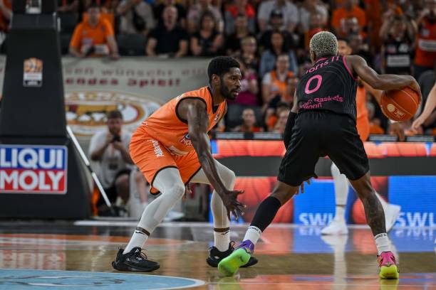 给予球员更 给予球员更