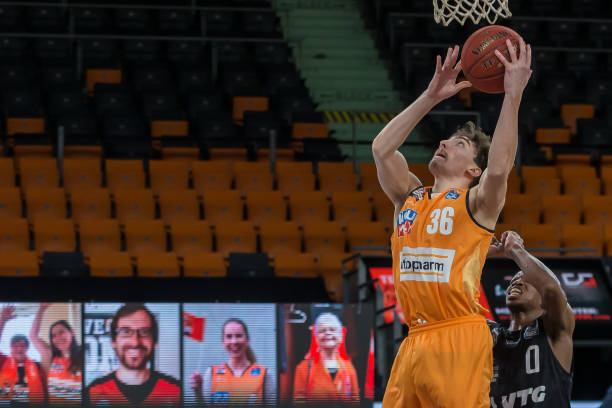 他果断调整 他果断调整