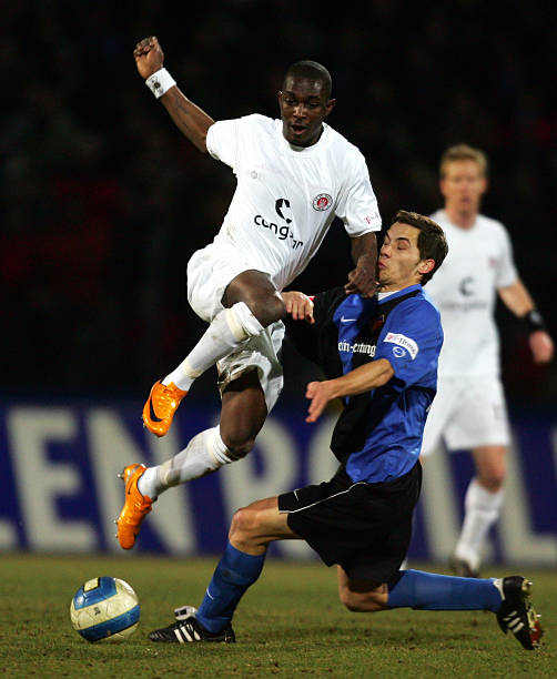 他的贡献不 他的贡献不